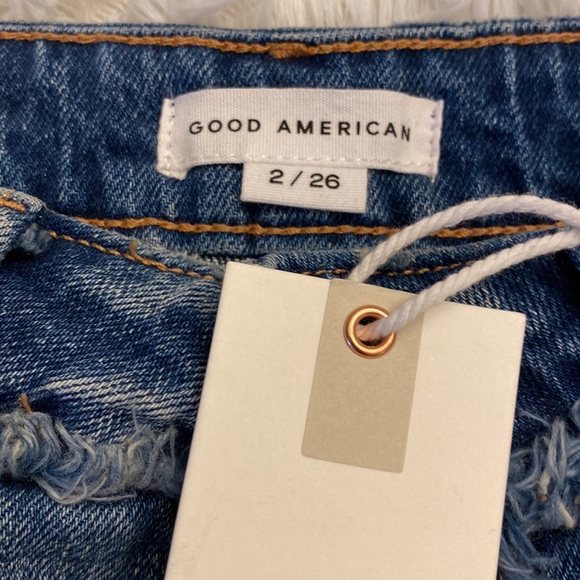 NWT $119 Good American Bombshell Flat Tummy Raw Distressed Denim Shorts women’s - Picture 9 of 9